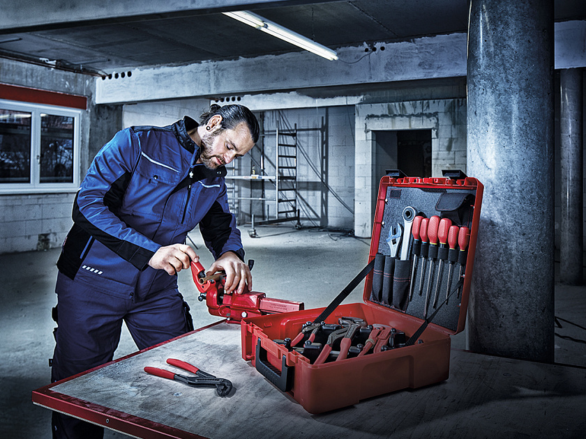 Труборез с закрытой подачей Rothenberger TUBE CUTTER 42 PRO