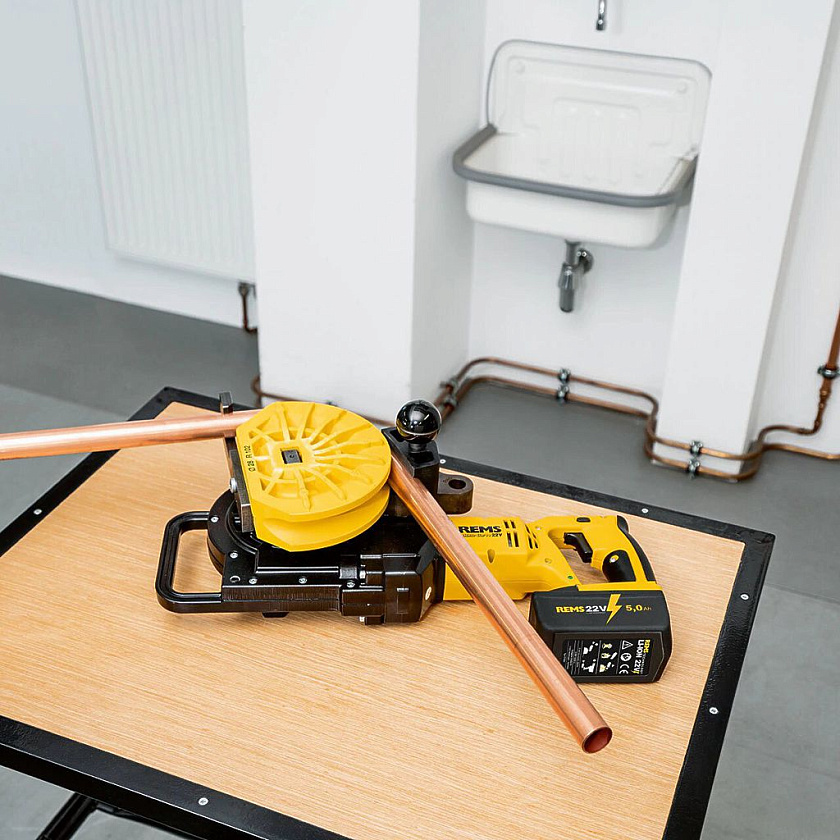 Аккумуляторный трубогиб Akku-Curvo 22V 12-14-16-18-22-28 мм (DN 20, R 102)