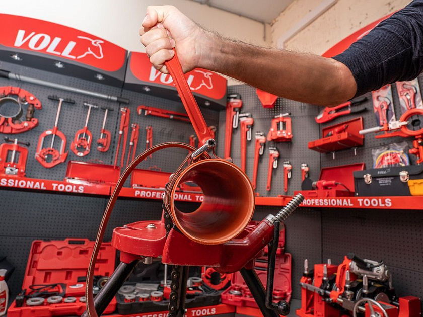 Усиленный ремешковый ключ VOLL для труб до 220 мм