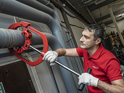 Труборез VOLL V4S с хомутной защелкой