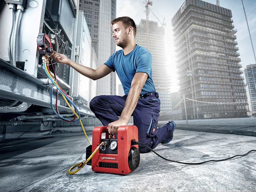 Вакуумный насос Rothenberger ROAIRVAC R32 3,0