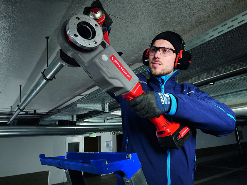 Электрический резьбонарезной клупп Rothenberger SUPERTRONIC 2000 E (без АКБ и зарядника)